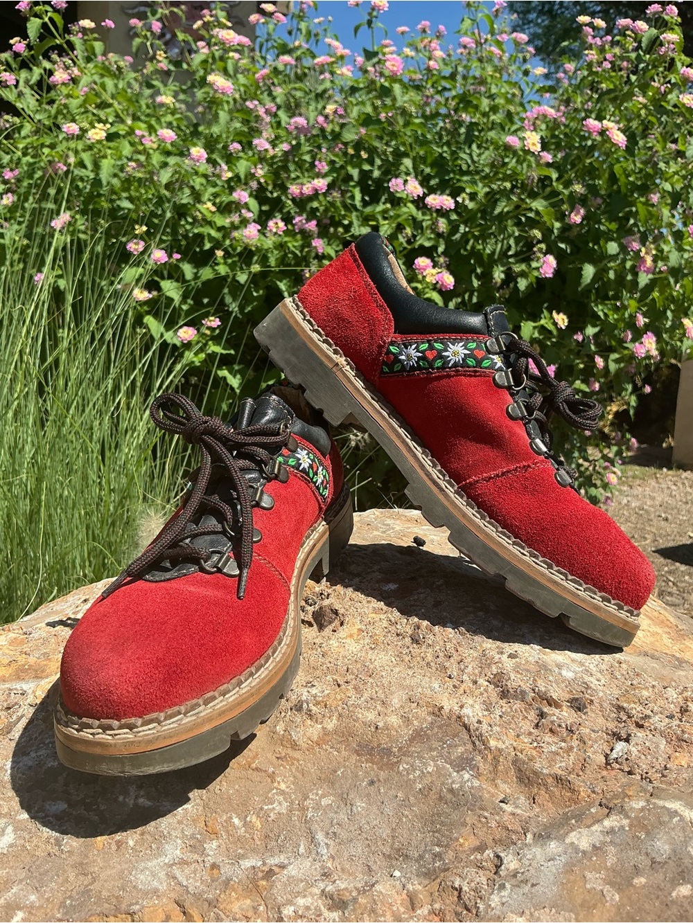 Vtg Josef Seibel Edelweiss hiker